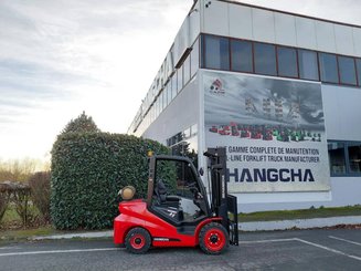 Chariot élévateur frontal 4 roues Hangcha XF35G-2 (CPYD35-X2H21F1)