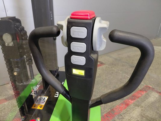 Gerbeur accompagnant Hangcha CDD12-A2MC2-ISZ