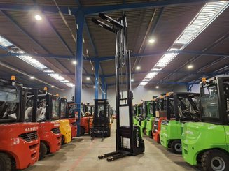 Gerbeur accompagnant Hangcha CDD20 XT1-SI