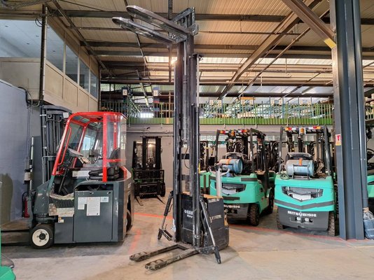 Gerbeur accompagnant Caterpillar NSP16N2