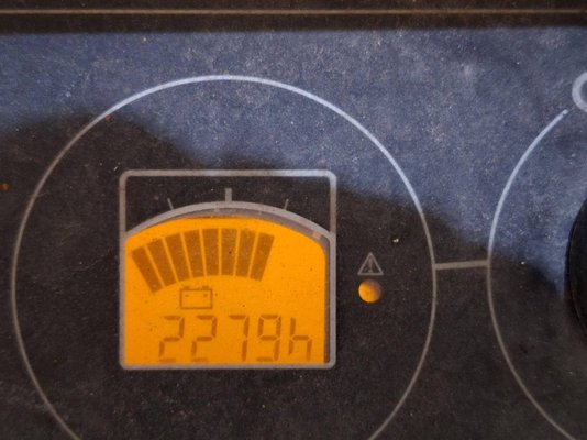 Gerbeur accompagnant Caterpillar NSP16N2