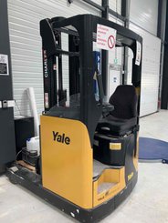 Chariot à mât rétractable Yale MR14