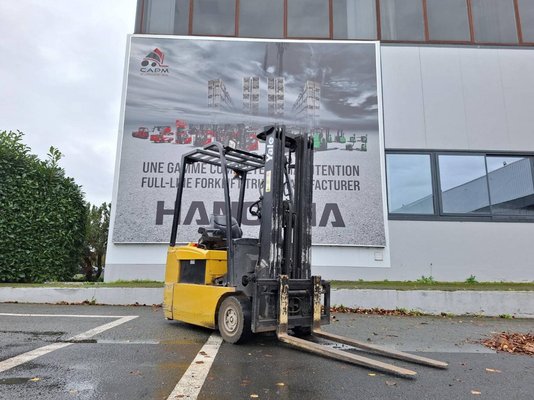 Chariot élévateur frontal 3 roues Yale ERP16ATF