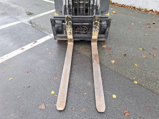 Chariot élévateur frontal 3 roues Yale ERP16ATF