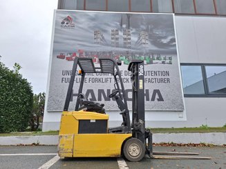 Chariot élévateur frontal 3 roues Yale ERP16ATF