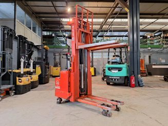 Gerbeur accompagnant BT LSF 1250 EE