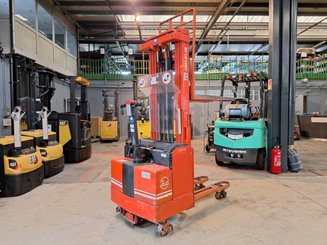 Gerbeur accompagnant BT LSF 1250 EE