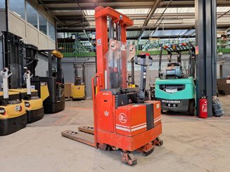 Gerbeur accompagnant BT LSF 1250 EE