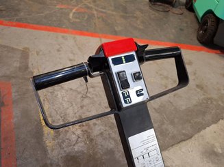 Gerbeur accompagnant BT LSF 1250 EE