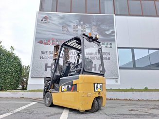 Chariot élévateur frontal 3 roues Caterpillar EP16NT