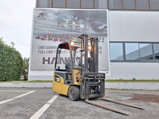 Chariot élévateur frontal 3 roues Caterpillar EP16NT