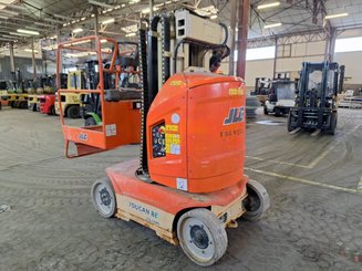 Nacelle à mât vertical JLG TOUCAN 8E