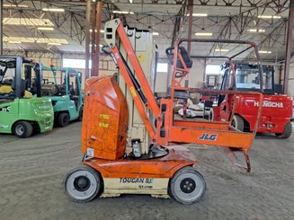 Nacelle à mât vertical JLG TOUCAN 8E