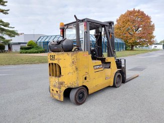 Chariot élévateur frontal 4 roues Caterpillar GC55K