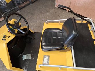 Tracteur de remorquage Charlatte TE206