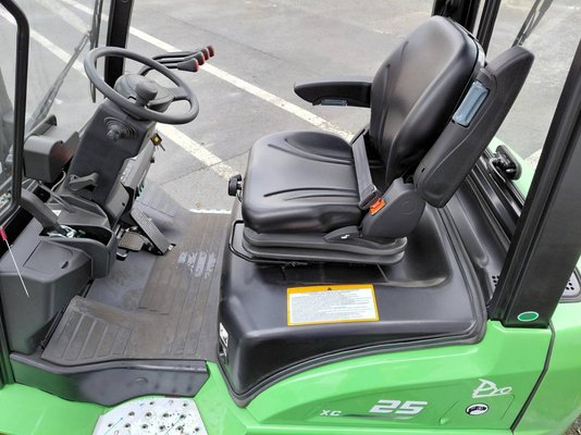 Chariot élévateur électrique Hangcha XC25i-2 (CPD25-XCY2-SI)