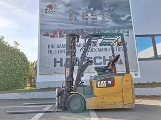 Chariot élévateur frontal 3 roues Caterpillar EP18CPNT
