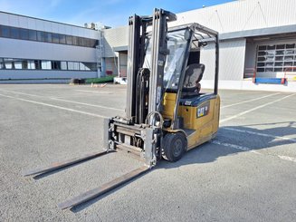 Chariot élévateur frontal 3 roues Caterpillar EP18CPNT