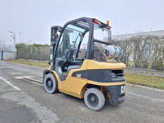 Chariot élévateur frontal 4 roues Caterpillar GP25N