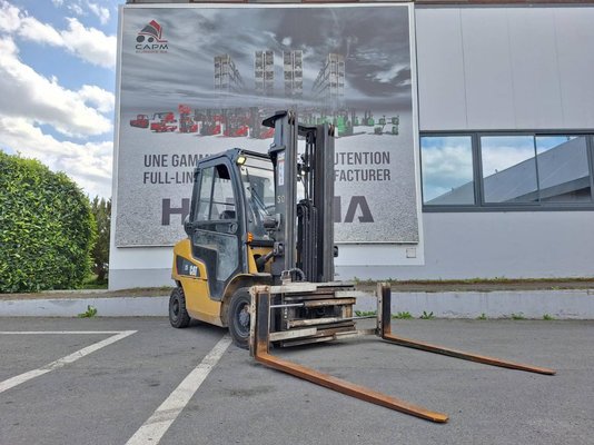 Chariot élévateur frontal 4 roues Caterpillar GP25NTD