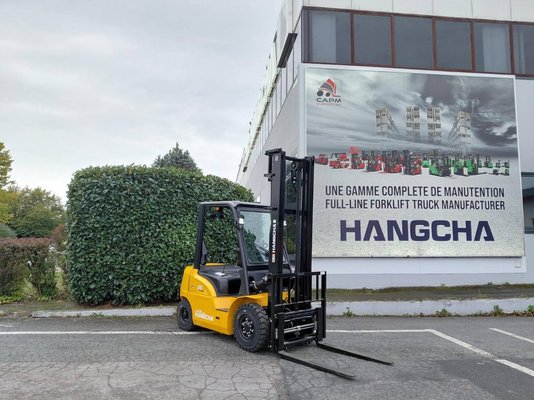 Chariot élévateur frontal 4 roues - XE25i