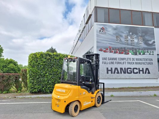 Chariot élévateur frontal 4 roues Hangcha XE25i