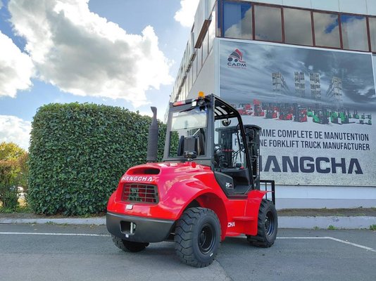 Chariot élévateur tout terrain Hangcha TT25-2 (CPCD25-X2W98E-RT2)