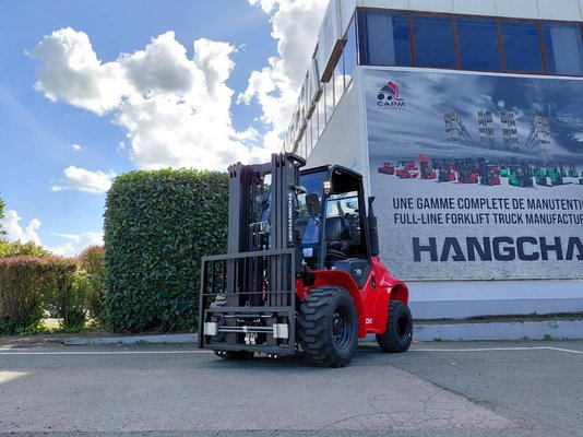 Chariot élévateur tout terrain - TT25-2 (CPCD25-X2W98E-RT2)