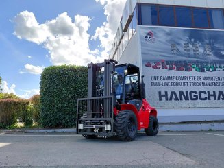 Chariot élévateur tout terrain Hangcha TT25-2 (CPCD25-X2W98E-RT2)