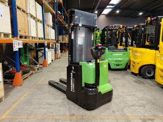 Gerbeur accompagnant Hangcha CDD12-XT1-SiL