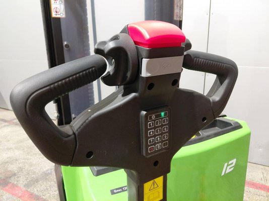 Gerbeur accompagnant Hangcha CDD12-XT1-SiL