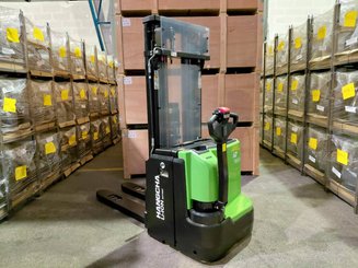 Gerbeur accompagnant Hangcha CDD12-XT1-SiL