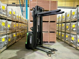 Gerbeur accompagnant Hangcha CDD12-XT1-SiL
