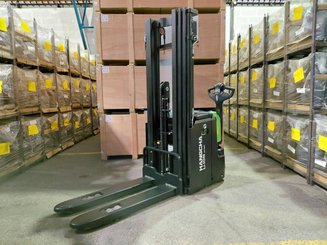 Gerbeur accompagnant Hangcha CDD12-XT1-SiL