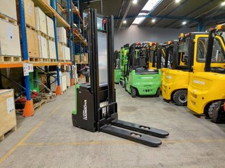 Gerbeur accompagnant Hangcha CDD12-XT1-SI