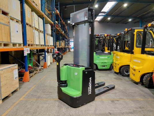 Gerbeur accompagnant Hangcha CDD12-XT1-SI