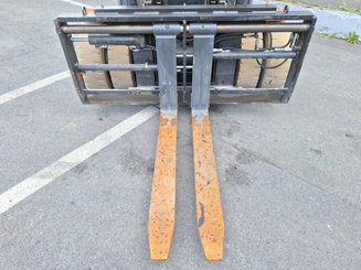 Chariot élévateur frontal 4 roues Toyota 8FBMT50