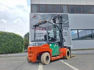 Chariot élévateur frontal 4 roues Toyota 8FBMT50
