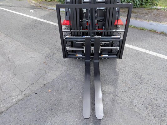 Chariot élévateur frontal 4 roues Hangcha XF25D-2 (CPCD25-X2H7F1)