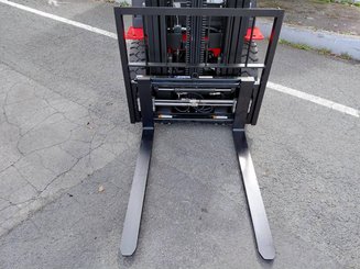 Chariot élévateur frontal 4 roues Hangcha XF25D-2 (CPCD25-X2H7F1)