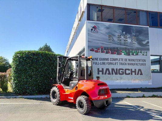 Chariot élévateur tout terrain Hangcha TT30-2 (CPCD30-X2W98E-RT2)