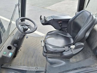 Chariot élévateur frontal 4 roues Fenwick H30 T - 02
