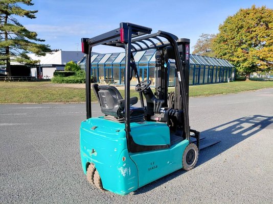 Chariot élévateur frontal 3 roues Yale ERP15VTSWB