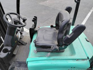 Chariot élévateur frontal 3 roues Yale ERP16VTLWB