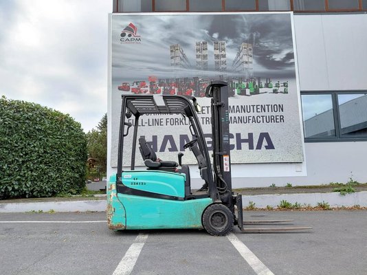 Chariot élévateur frontal 3 roues Yale ERP16VTLWB