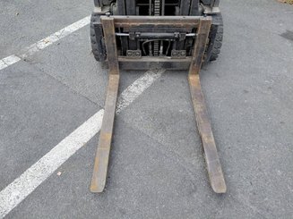 Chariot élévateur frontal 3 roues Yale ERP16VTLWB