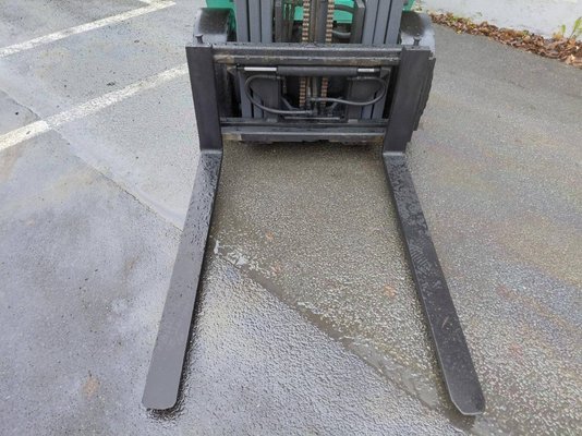 Chariot élévateur frontal 4 roues Mitsubishi FG25N