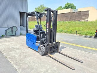Chariot élévateur frontal 3 roues Hyster  J16XNTLWB