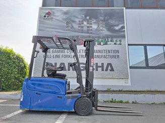 Chariot élévateur frontal 3 roues Hyster  J16XNTLWB