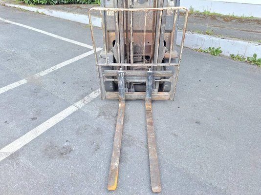 Chariot élévateur frontal 4 roues Yale gdp16vx